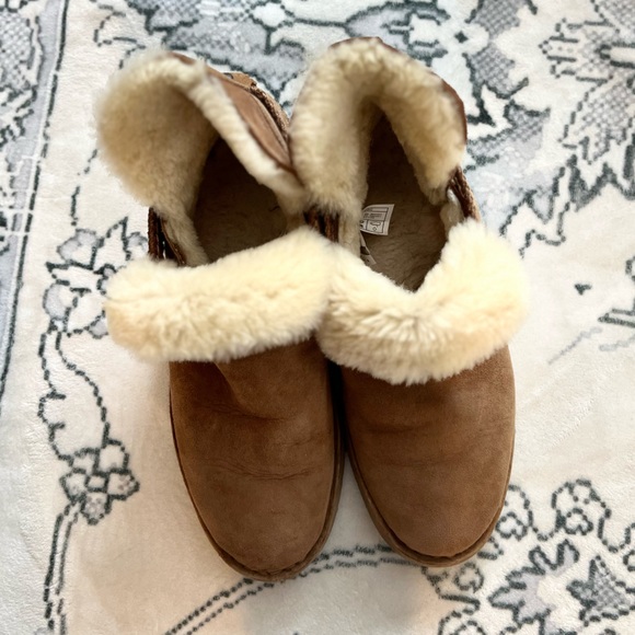 UGG Boots - Picture 2 of 4